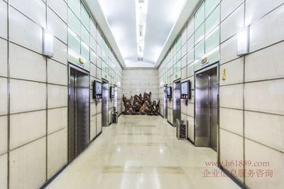 购物公园旁超高使用率电梯口写字楼，业主直租，诚邀入驻中心商务大厦